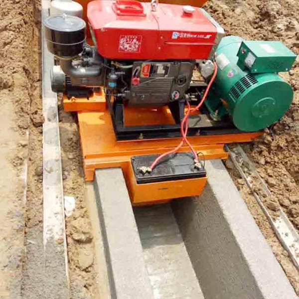 溝渠現(xiàn)澆成型機(jī),全自動水渠成型機(jī)